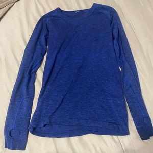 Lululemon long sleeve blue athletic workout shirt with thumb holes size 8